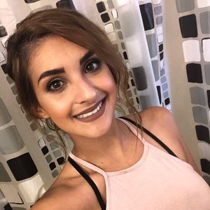 Meet your Posher, Vicky